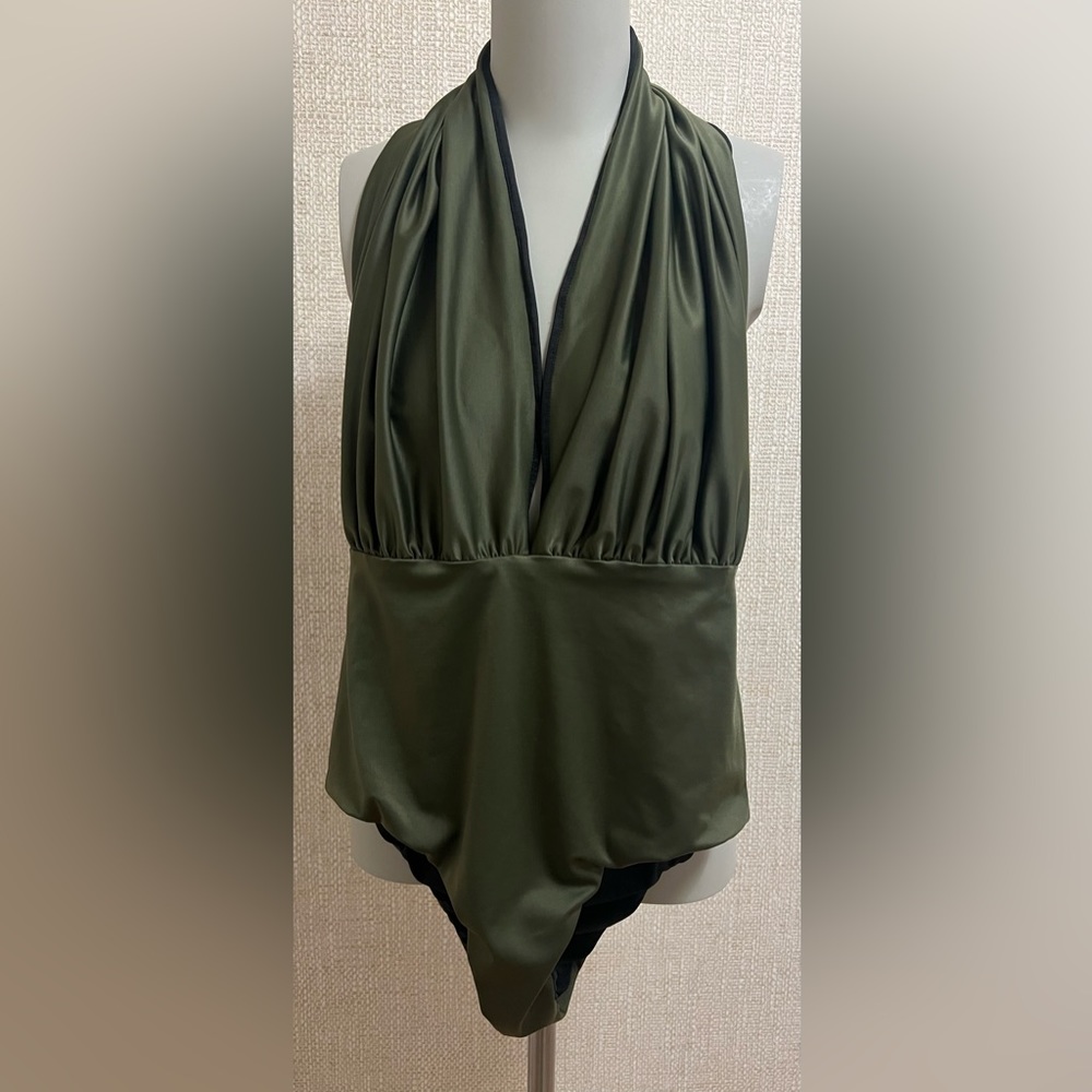 Maclovia one piece halter swimsuit. Sz. M